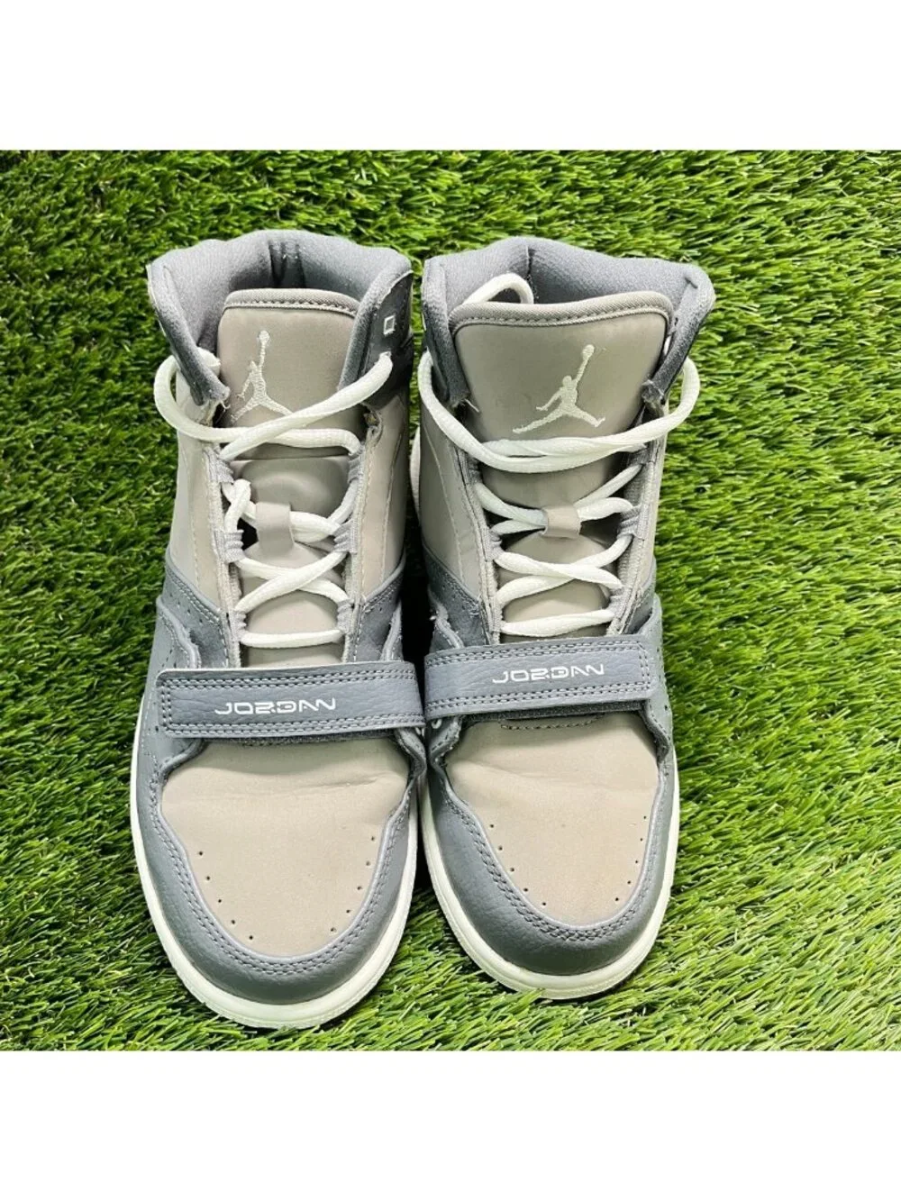 Nike Jordan 1 Flight Strap Boys Size 5.5Y Gray Athletic Leather Shoes Sneakers